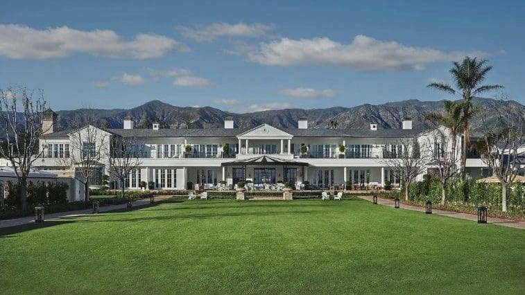 There are only 15 triple 5-star resorts in the world. One is just a half-day drive from the Bay.